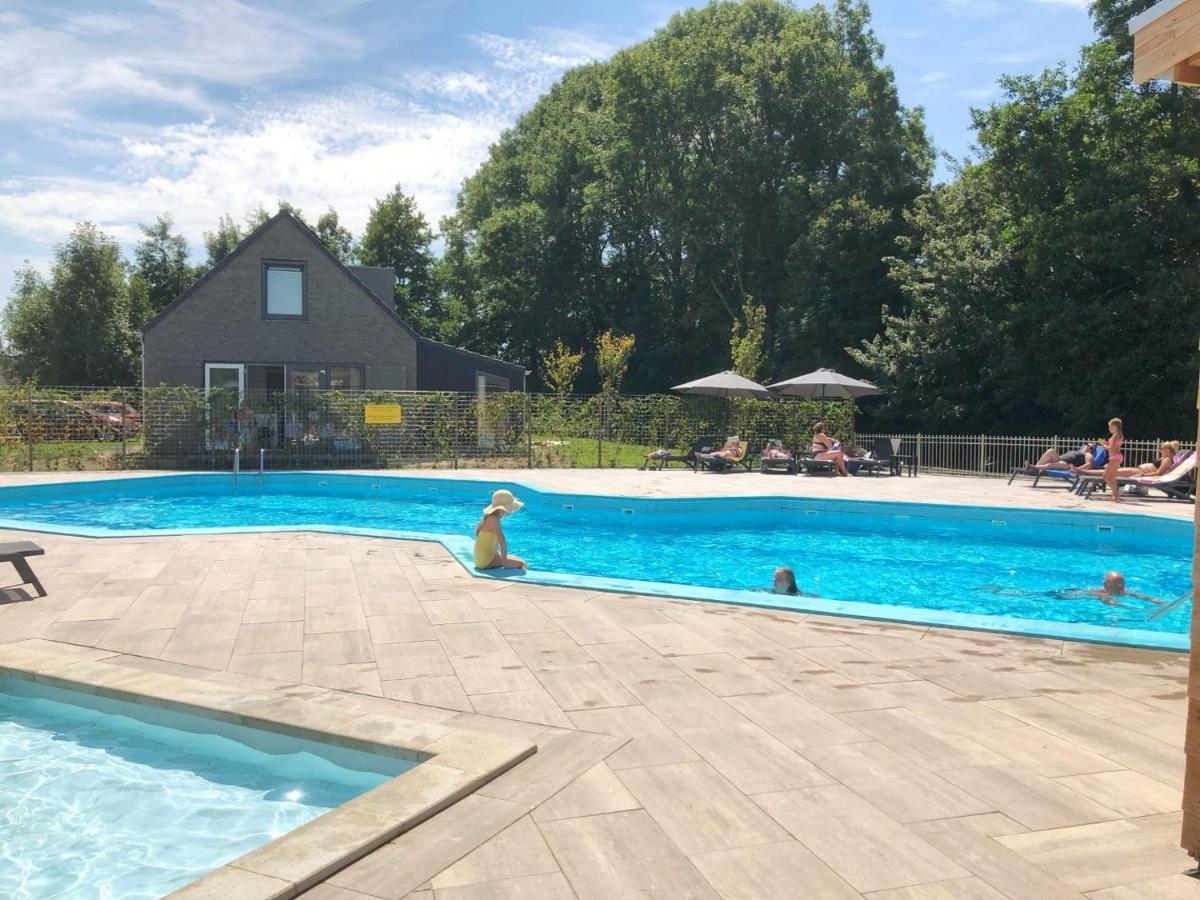 Chalet 550 Op Recreatiepark De Wielen سينت مارتن المظهر الخارجي الصورة